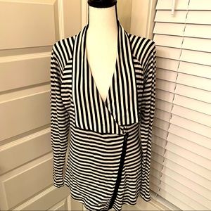 Andrea Jovine|| Navy/white striped long sleeve stretchy top with zippered front.